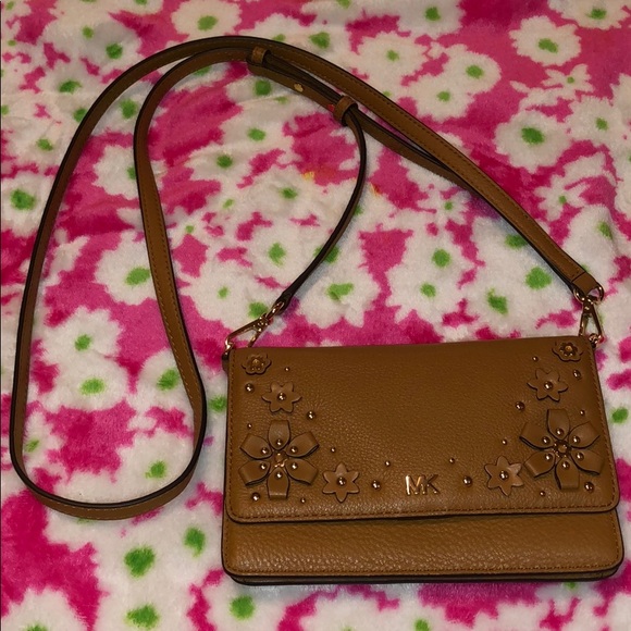 Michael Kors Handbags - Michael Kors Crossbody